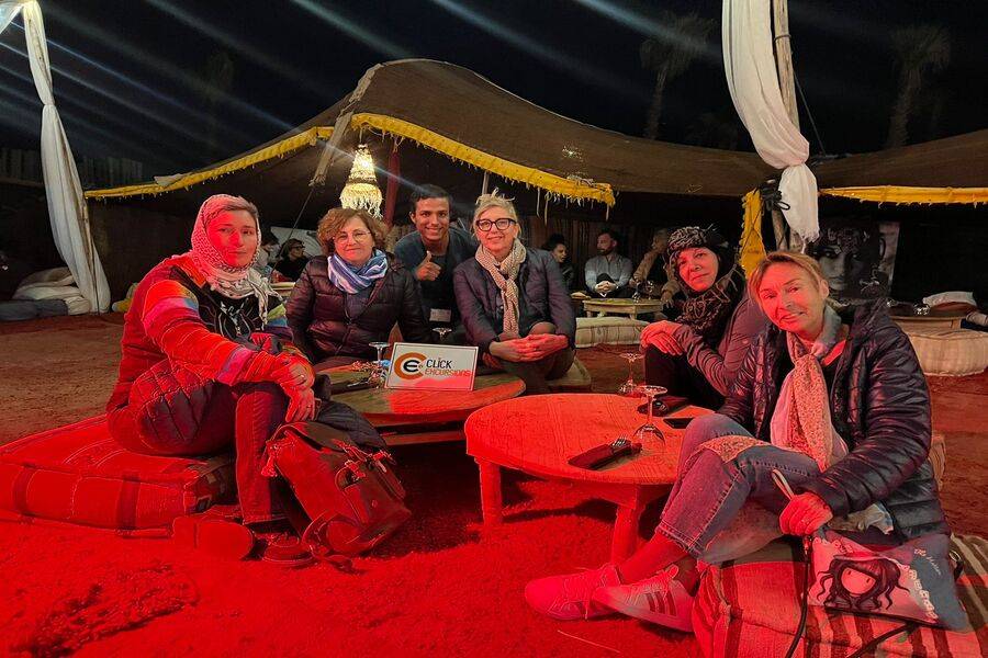 Quad bike e spettacolo dal vivo e cena nei viaggi nel deserto di Agafay