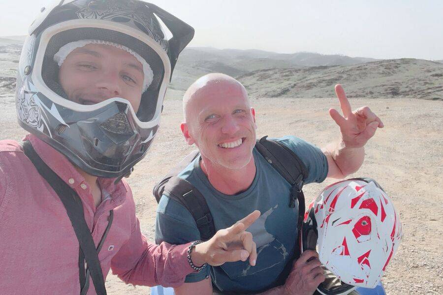 Quad bike e spettacolo dal vivo e cena nei viaggi nel deserto di Agafay