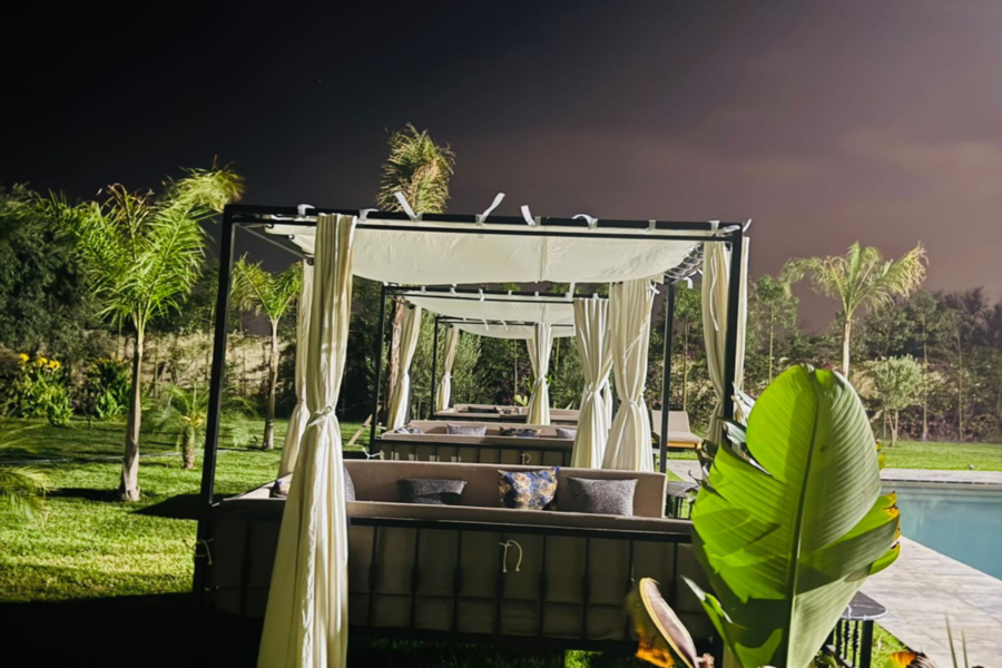 Pass giornaliero per Marrakech con piscina, pranzo e navetta inclusi - Relax