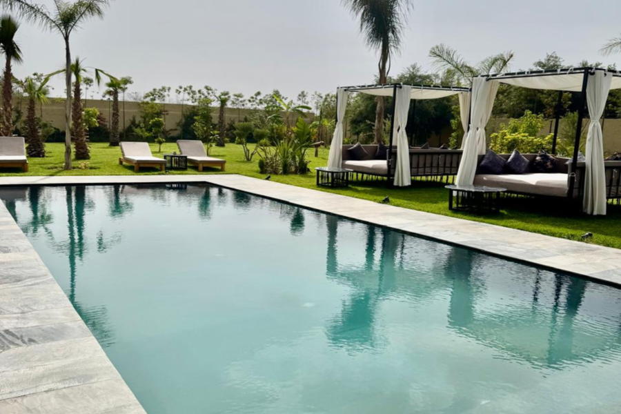 Pass giornaliero per Marrakech con piscina, pranzo e navetta inclusi - Relax
