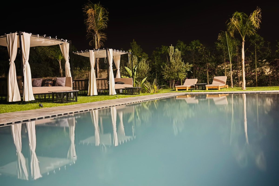Pass giornaliero per Marrakech con piscina, pranzo e navetta inclusi - Relax