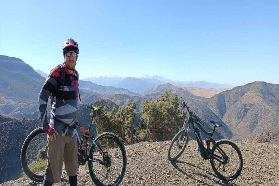 Tour in bicicletta alla montagna dell'Atlante e al villaggio berbero da Marrakech