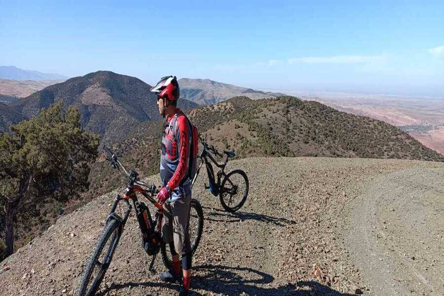 Tour in bicicletta alla montagna dell'Atlante e al villaggio berbero da Marrakech