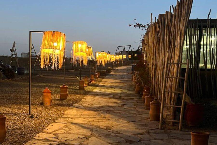 Cena al tramonto nel deserto di Agafay