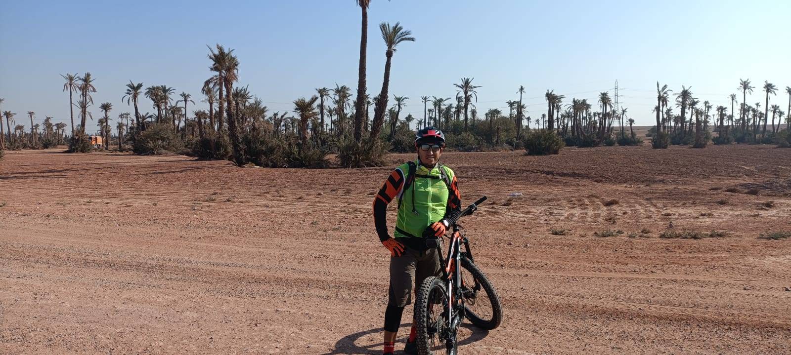 Tour in bicicletta a Palmeraie Marrakech mezza giornata