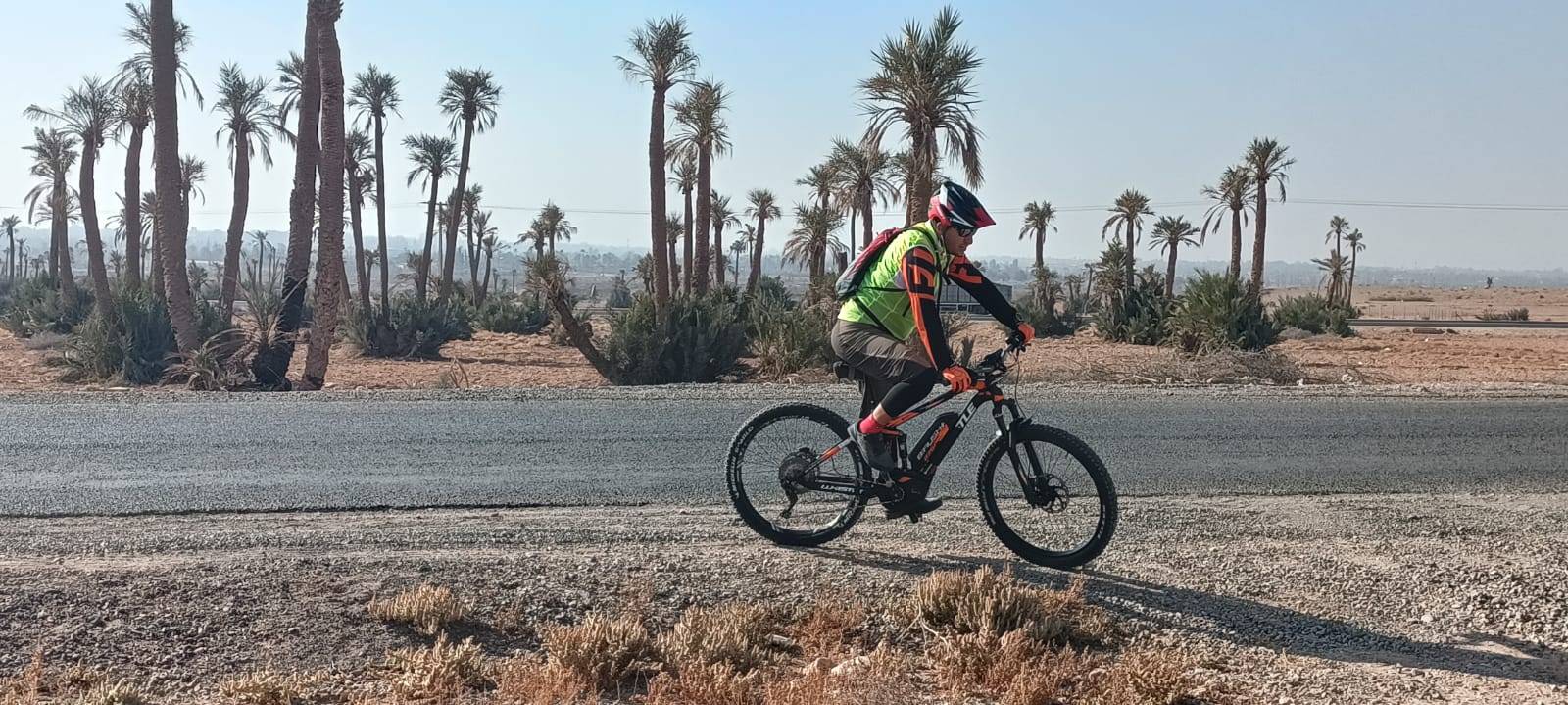 Tour in bicicletta a Palmeraie Marrakech mezza giornata