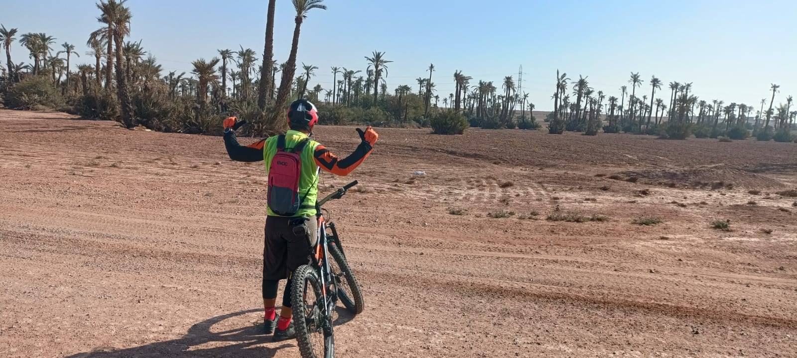 Tour in bicicletta a Palmeraie Marrakech mezza giornata