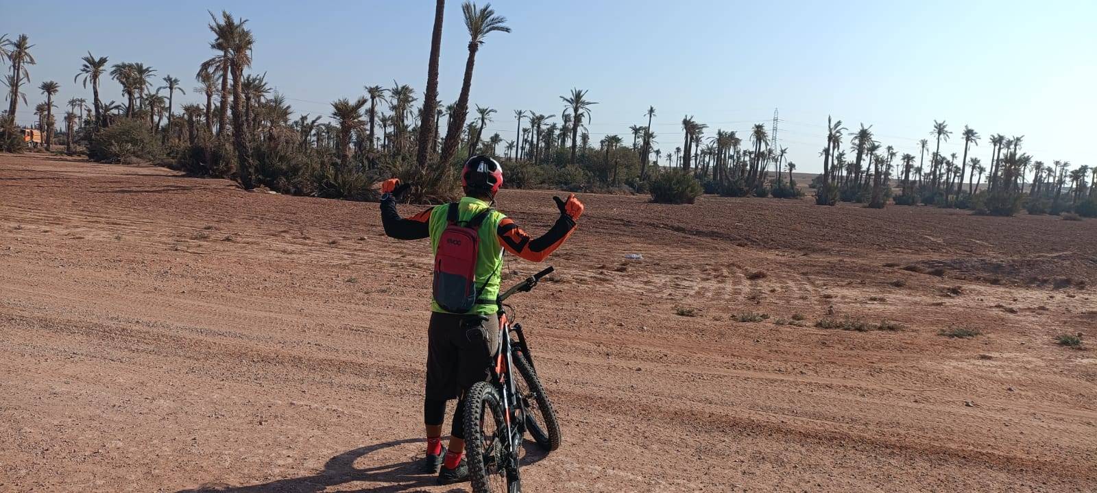 Tour in bicicletta a Palmeraie Marrakech mezza giornata