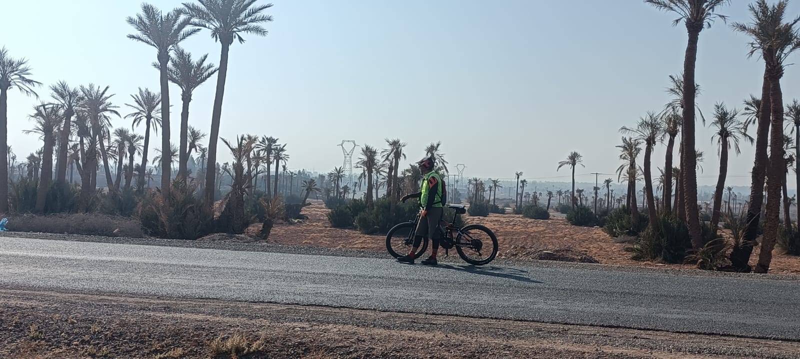 Tour in bicicletta a Palmeraie Marrakech mezza giornata