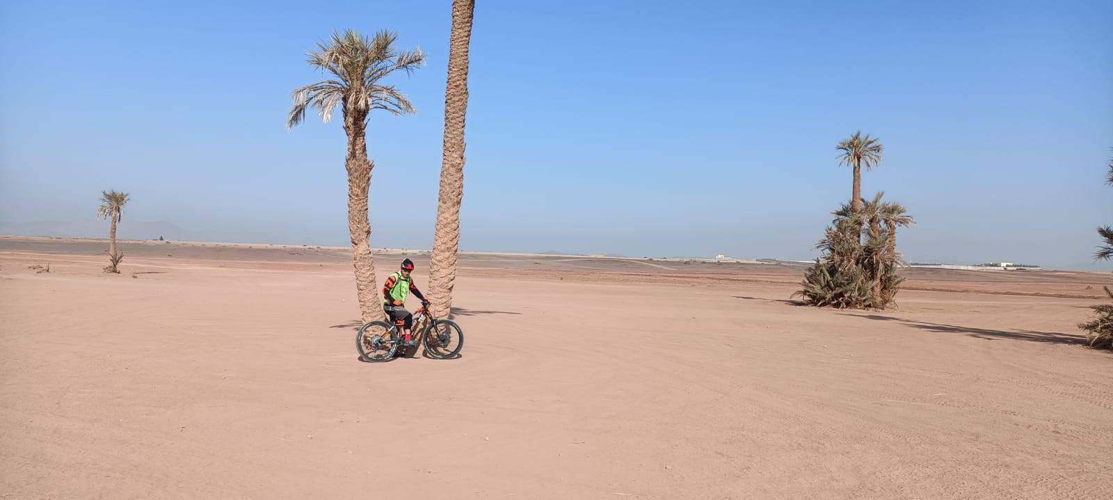 Tour in bicicletta a Palmeraie Marrakech mezza giornata