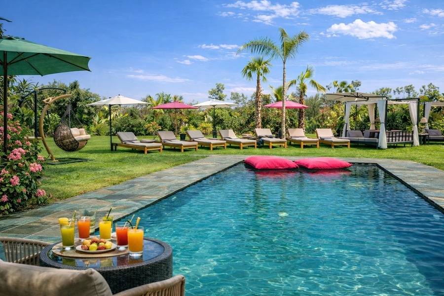 Marrakech: Volo in mongolfiera all'alba, giornata in piscina e pranzo