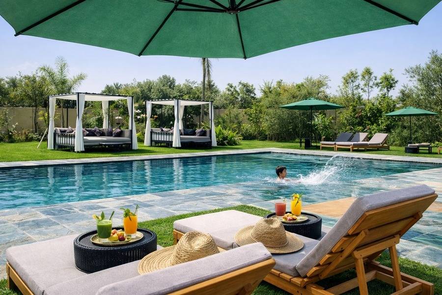 Marrakech: Volo in mongolfiera all'alba, giornata in piscina e pranzo