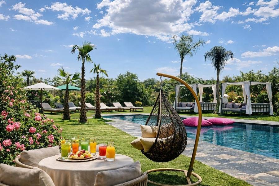 Marrakech: Volo in mongolfiera all'alba, giornata in piscina e pranzo